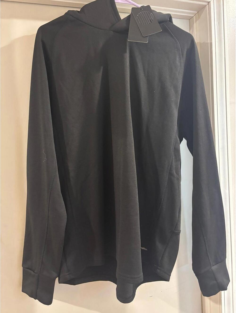 Motion Performance Hoodie NWT Large Black